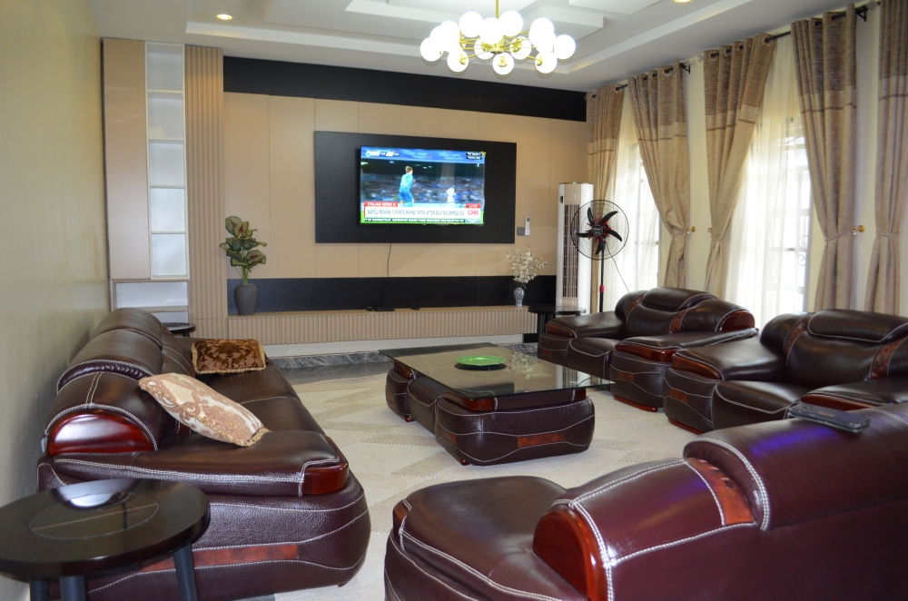 Cosy sitting room image